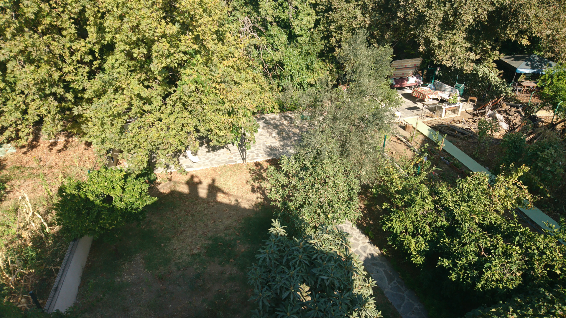 Bahçeli Dere Kenarı Villa