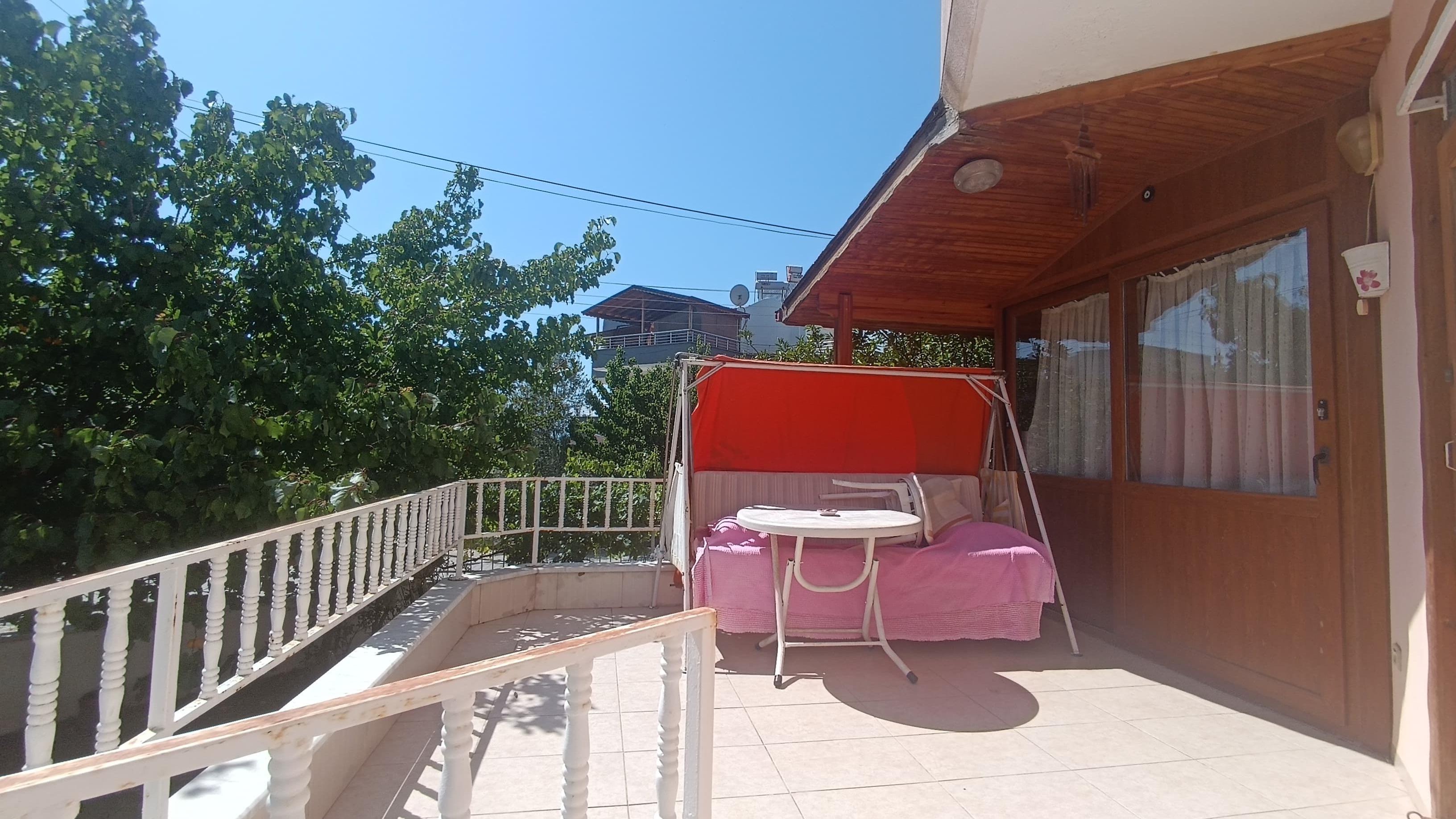 Bahçeli Villa Dairesi (1+1)