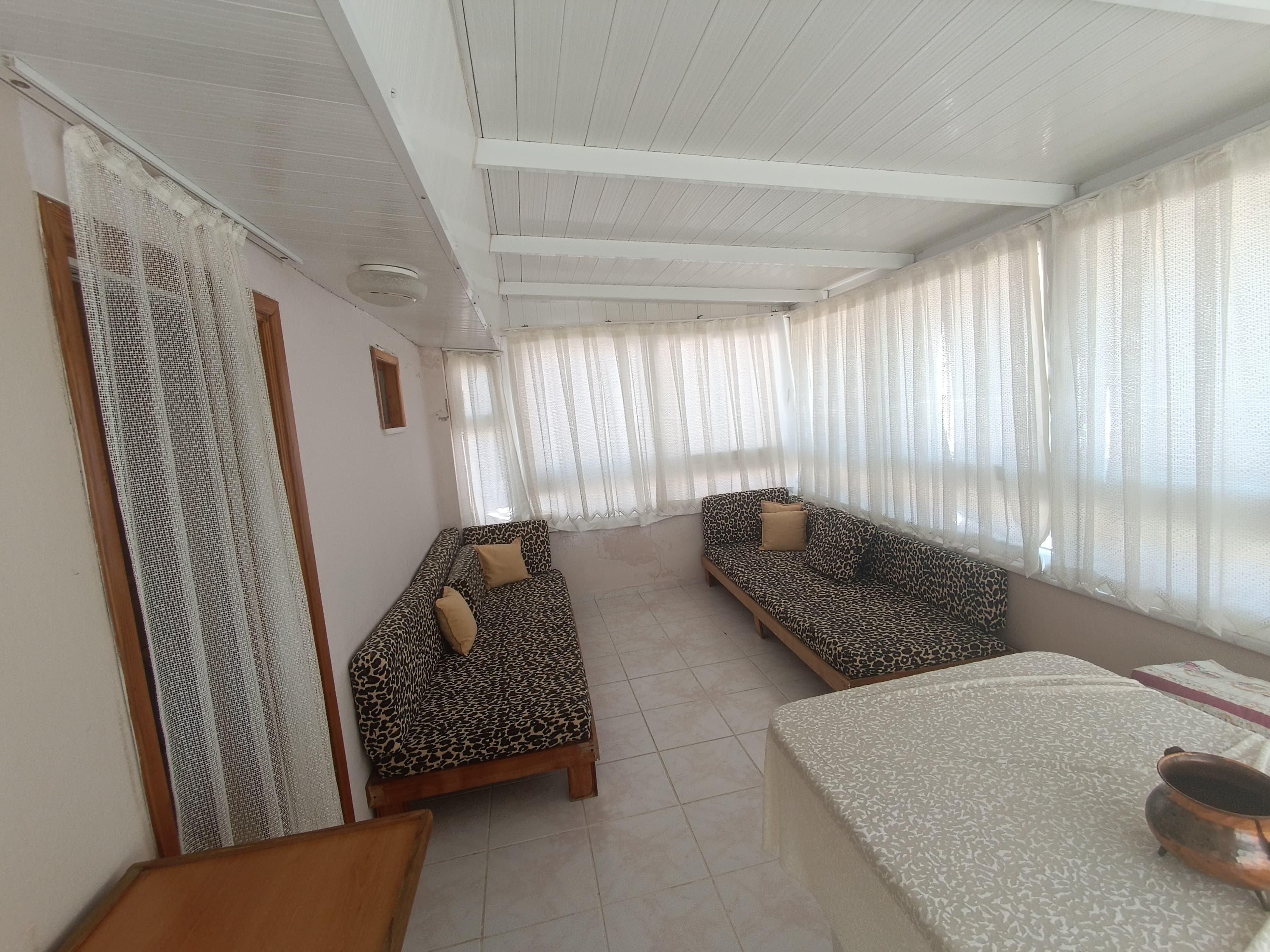 Bahçeli Köşe Villa